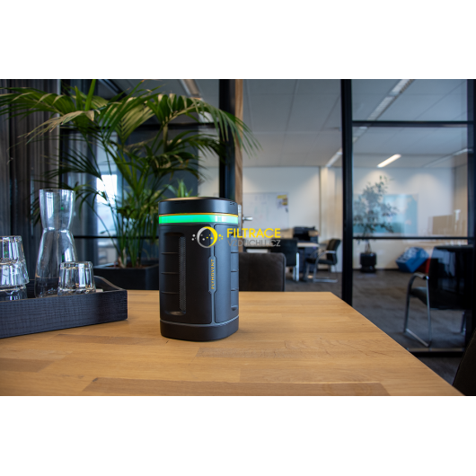 Monitor kvality vnitřního ovzduší Plymovent AeroGuard v kanceláři